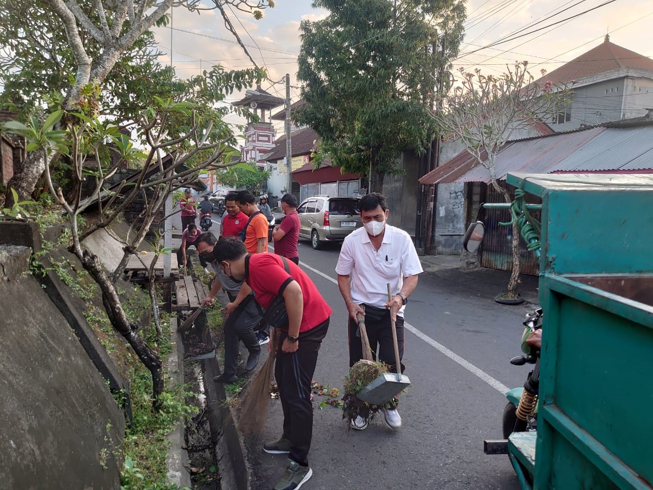 Jumat Bersih di Banjar Tag-Tag Kelod