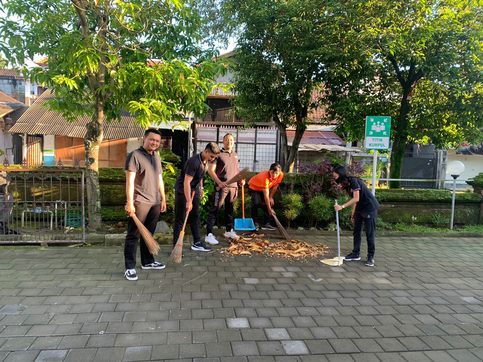 Jumat Bersih dilingkungan Kantor BPKAD Kota Denpasar