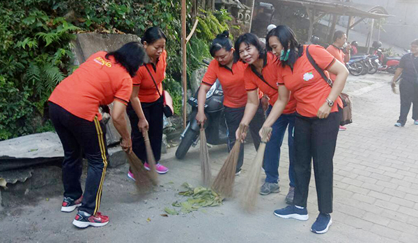 Jumat Bersih di Pura Taman Beji