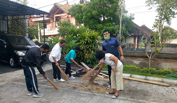 Jumat Bersih di Lingkungan Kantor BPKAD Kota Denpasar