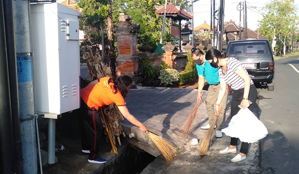Jumat Bersih di Lingkungan Kantor BPKAD Kota Denpasar