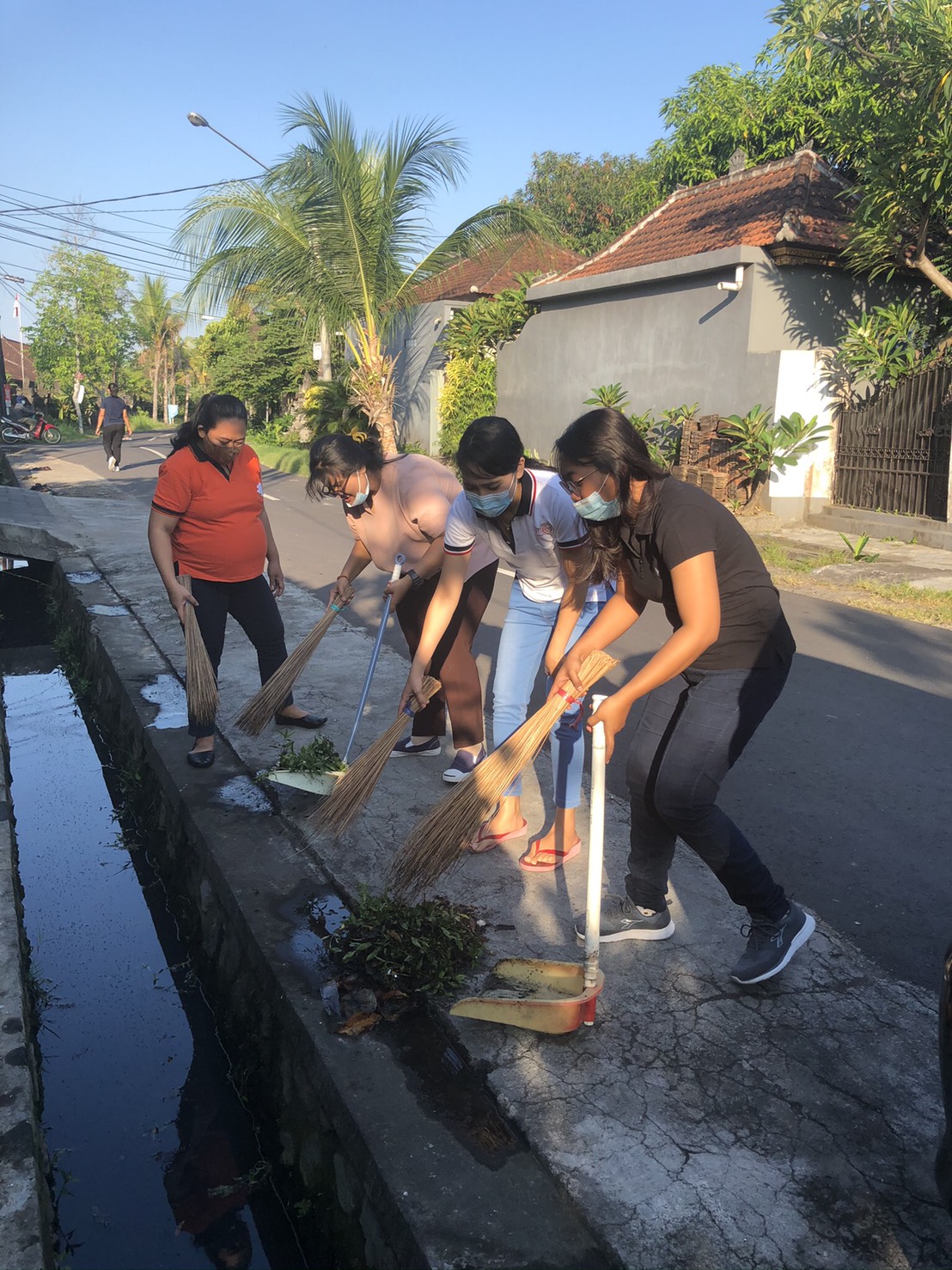 Jumat Bersih di Lingkungan Kantor BPKAD Kota Denpasar