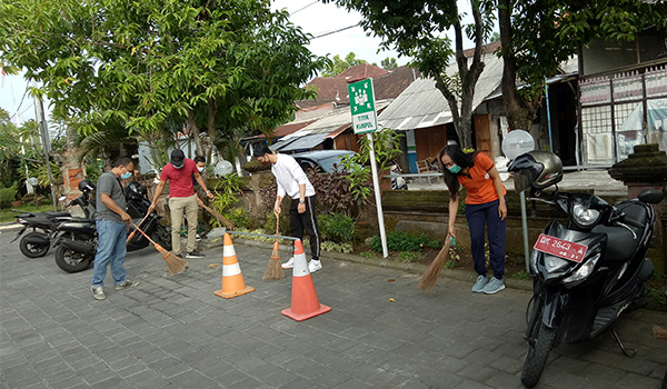 Jumat Bersih di Lingkungan Kantor BPKAD Kota Denpasar