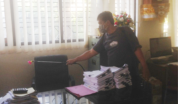 Penyemprotan Disinfektan di Lingkungan Kantor BPKAD Kota Denpasar