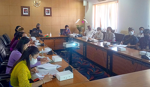 Rapat Penyamaan Persepsi dan Sosialisasi Pengelolaan Keuangan  dan Barang Milik Daerah yang bersumber dari CSR