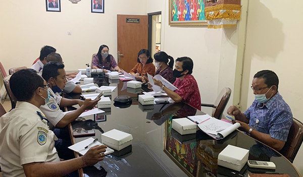 Rapat Pemanfaatan Lahan di Jln Gunung Galunggung Desa Padang Sambian Kaja